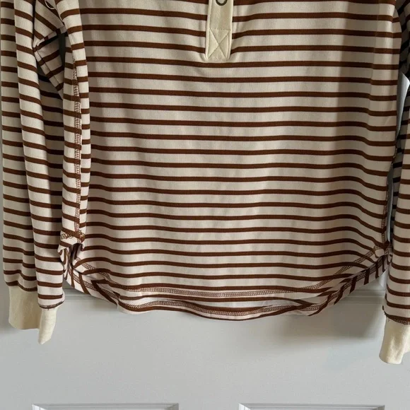 NWT Blu Pepper Striped Henley Top in Cream and Brown Large - Picture 5 of 9
